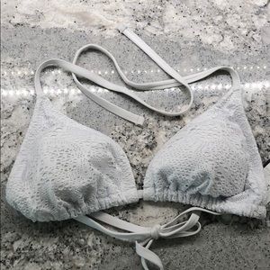 D/DD ~ NEW WITH TAGS ~ White Bikini Top